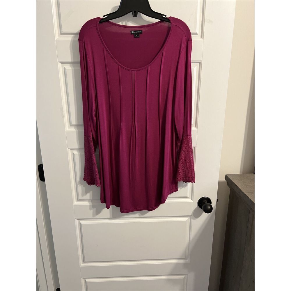New Direction 3/4 Bell Sleeve Scoop Neck Burgundy Size M‎ Top